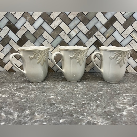 Lenox Butler’s Pantry mug set - Picture 2 of 9